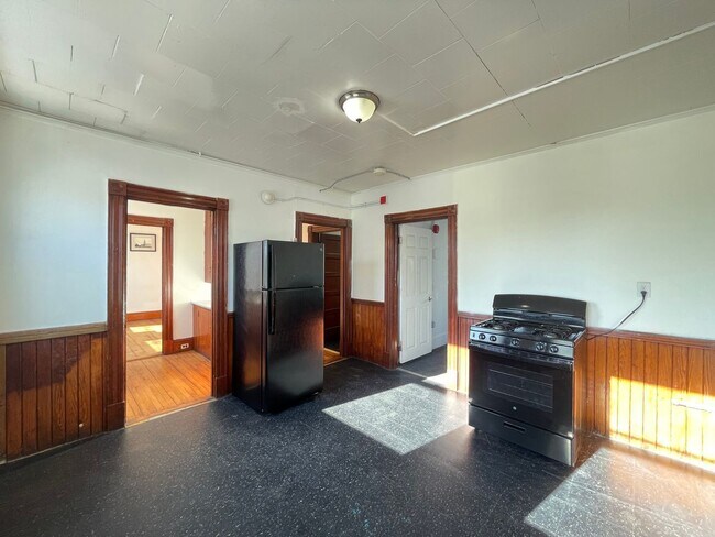 Building Photo - 457 Beech St