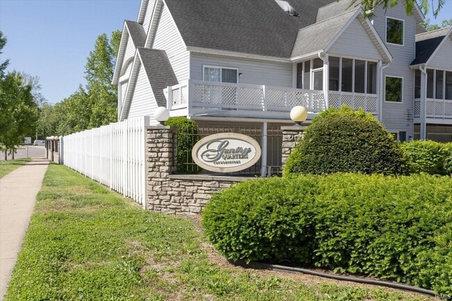 Building Photo - 1354 S College Mall Rd