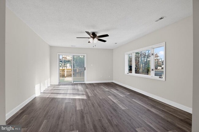 Building Photo - 32 Rosewood Rd