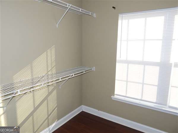 Building Photo - 146 Grandview Dr