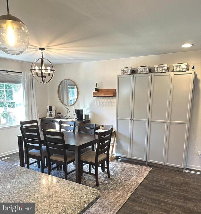 Building Photo - 10202 Daventry Dr