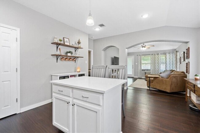 Building Photo - 14500 Mowsbury Dr
