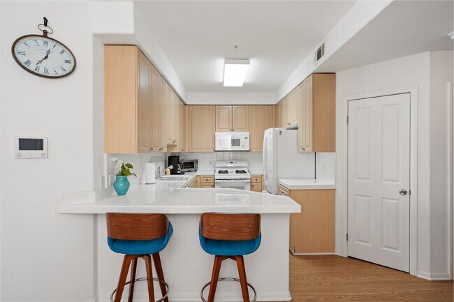 Building Photo - 436 Poli St