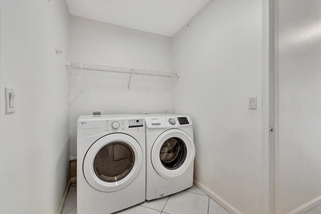 Building Photo - 8895 Sonoma Lake Blvd