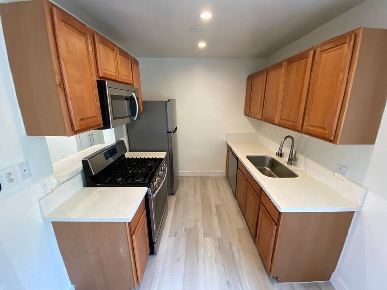 Building Photo - 3729 Clarington Ave