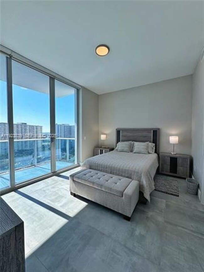 Building Photo - 17550 Collins Ave