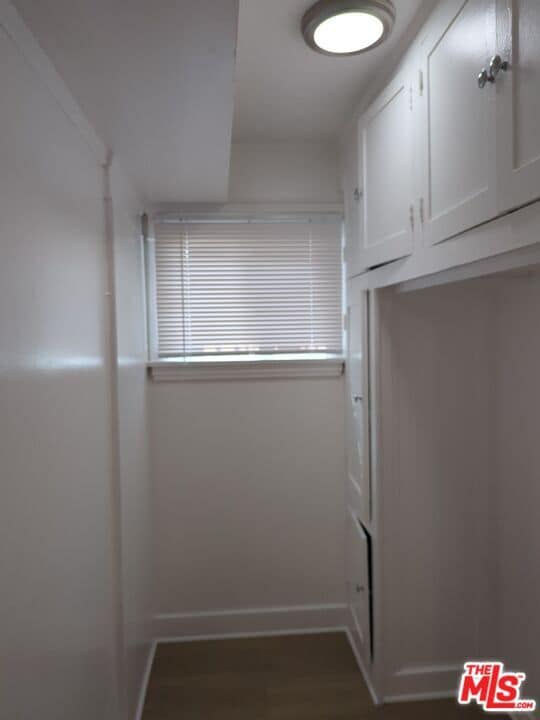 Building Photo - 4215 S Budlong Ave