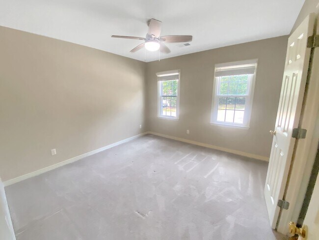 Building Photo - Spacious 4 Bedroom Home in Pebble Creek!
