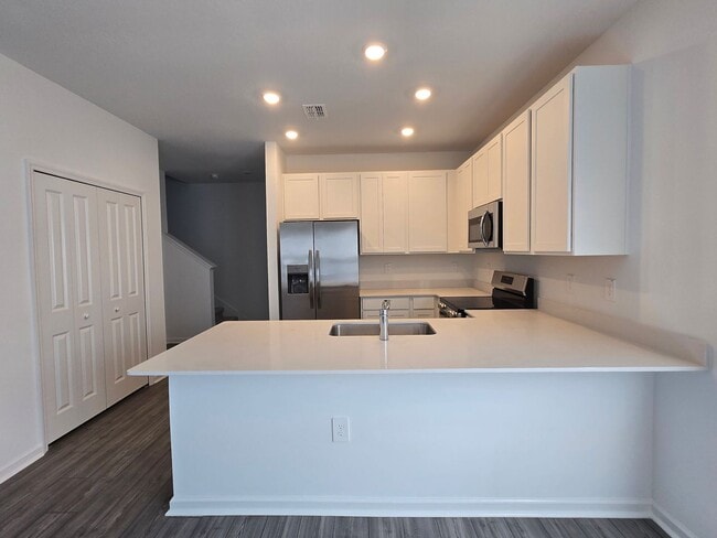 Building Photo - 3 bedroom 2.5 Bath in Tara Baywood