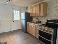 Building Photo - 440 Fauber St
