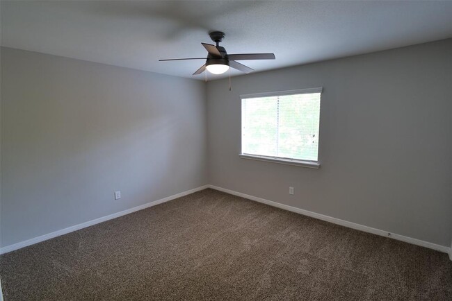 Building Photo - 5302 Prairie Creek Dr