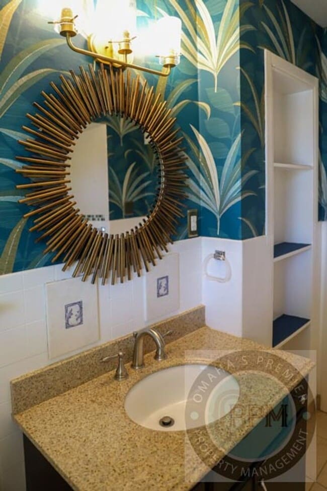 Building Photo - Move In Special  $600.00 off the Deposit!!...