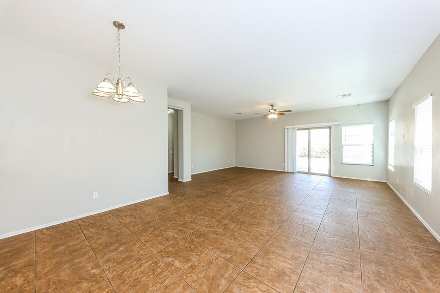 Building Photo - 5438 W Pollack St