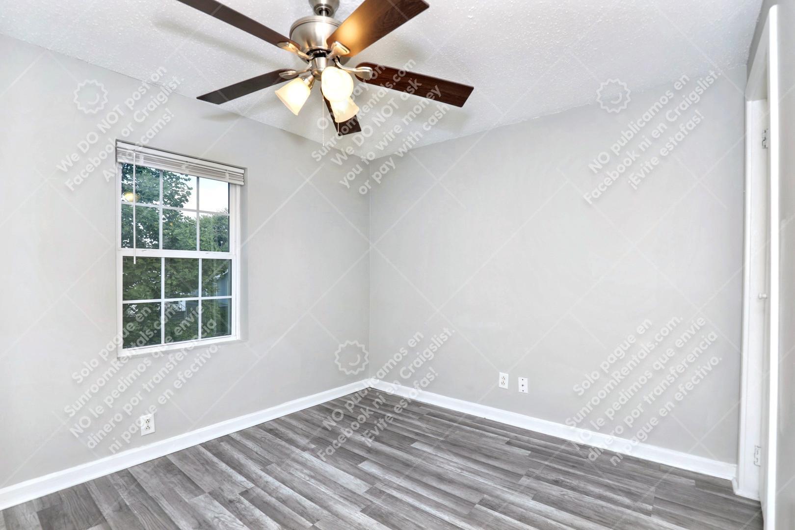 Building Photo - 414 N Temple Ave