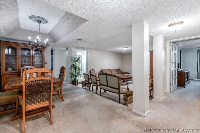 Building Photo - 3680 Inverrary Dr
