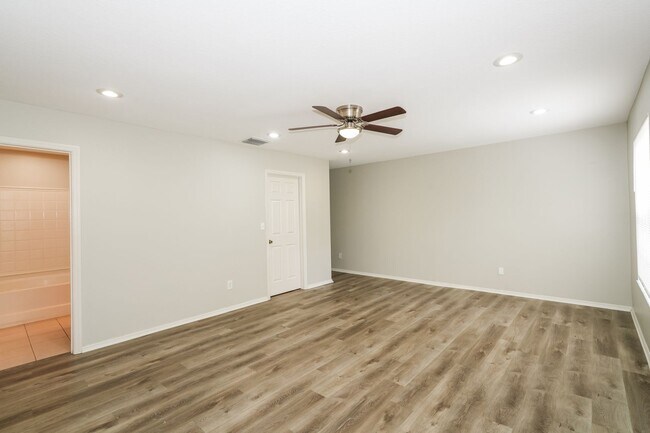 Building Photo - 3 BR/2.5BA | Newly Renovated Single Family Home | 2-Car Garage | Fenced backyard | In Ashley Pines!