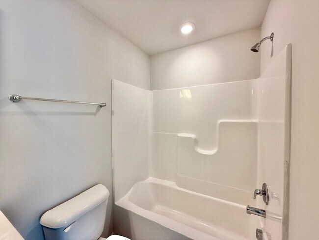 Building Photo - **OFFERING WAIVED APPLICATION FEES & $200 MOVE IN PROMOTION** Stunning 3BD, 2.5BA Raleigh Townhom...