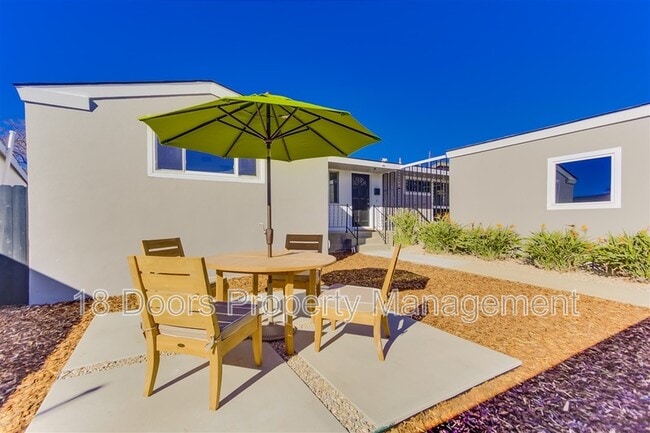 Building Photo - 5318 Saxon St