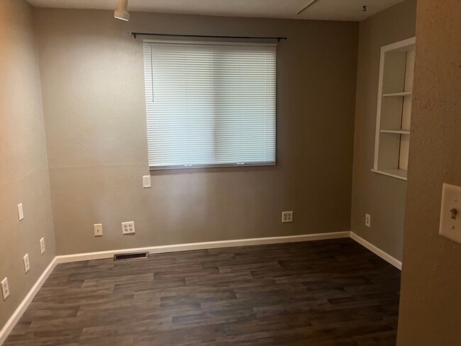 Building Photo - 52153 Clover Trail