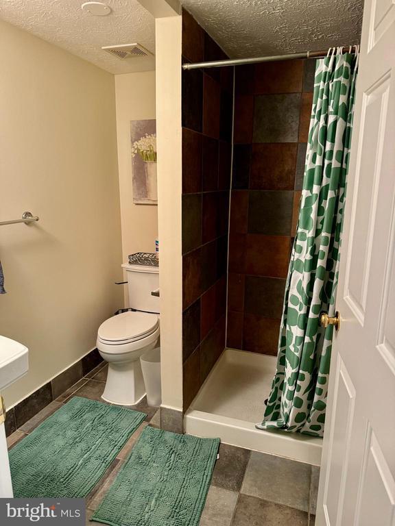 Building Photo - 2429 Knapps Way