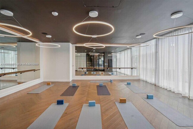 Building Photo - 159 NE 6th St