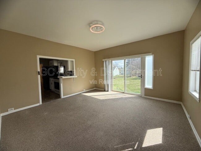 Building Photo - 101 S La Fox St