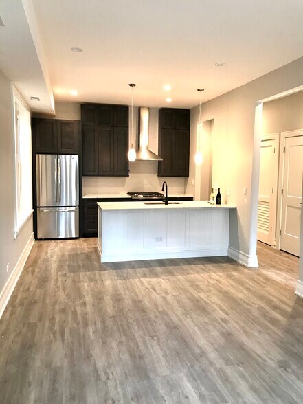 Building Photo - 2318 W Thomas St