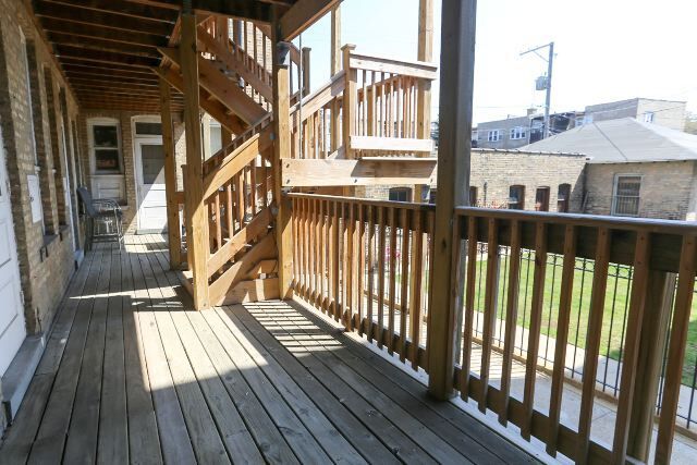 Building Photo - 1923 W Winnemac Ave