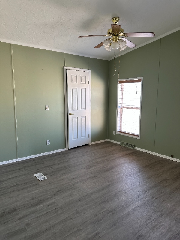 Building Photo - 1800 E Third Ave