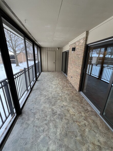 Building Photo - 18411 University Park Dr