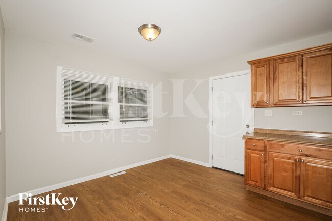 Building Photo - 12865 W Highland Ave