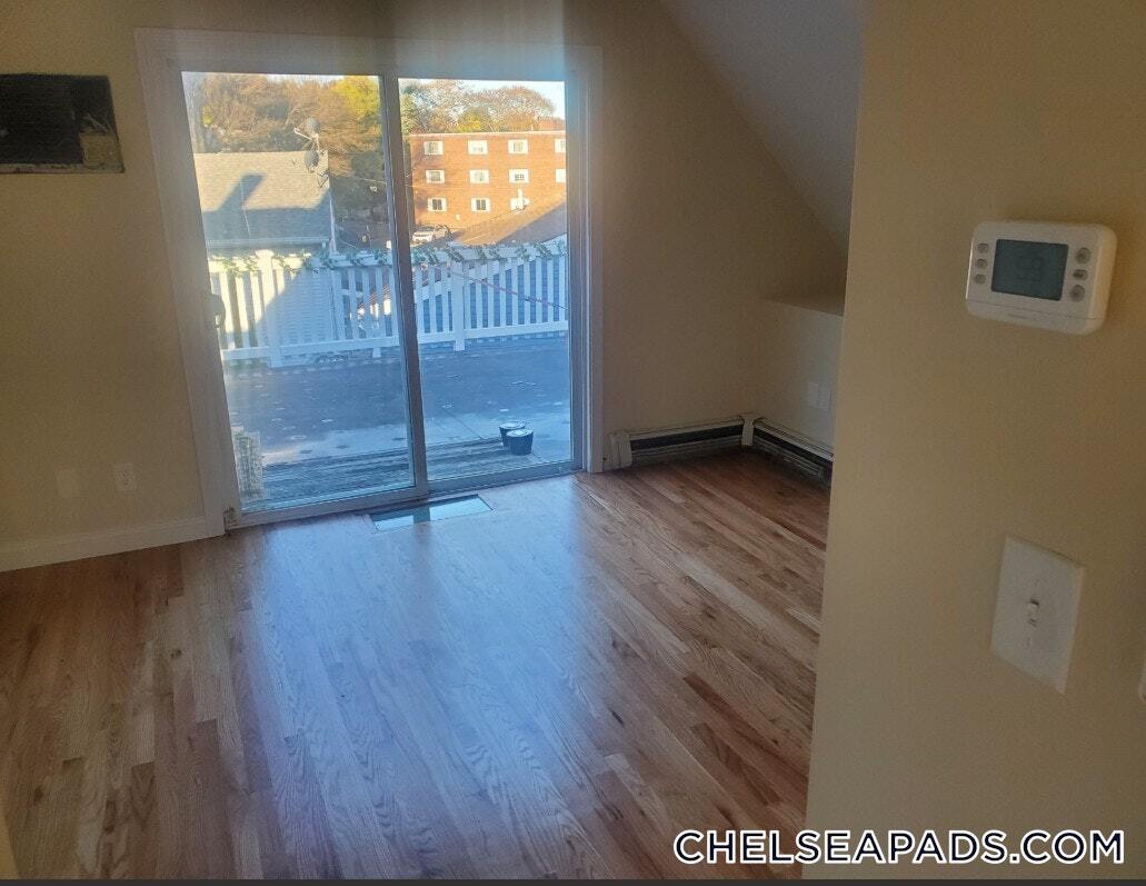 Building Photo - 562 Washington Ave