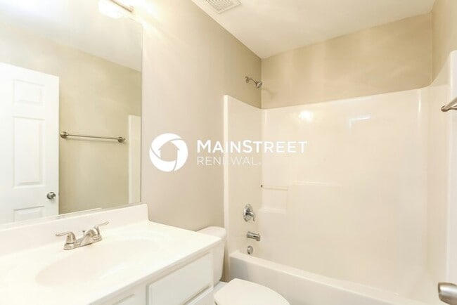 Building Photo - 3 Bedroom Pet-Friendly Home in Greensboro, NC with Main Street Renewal
