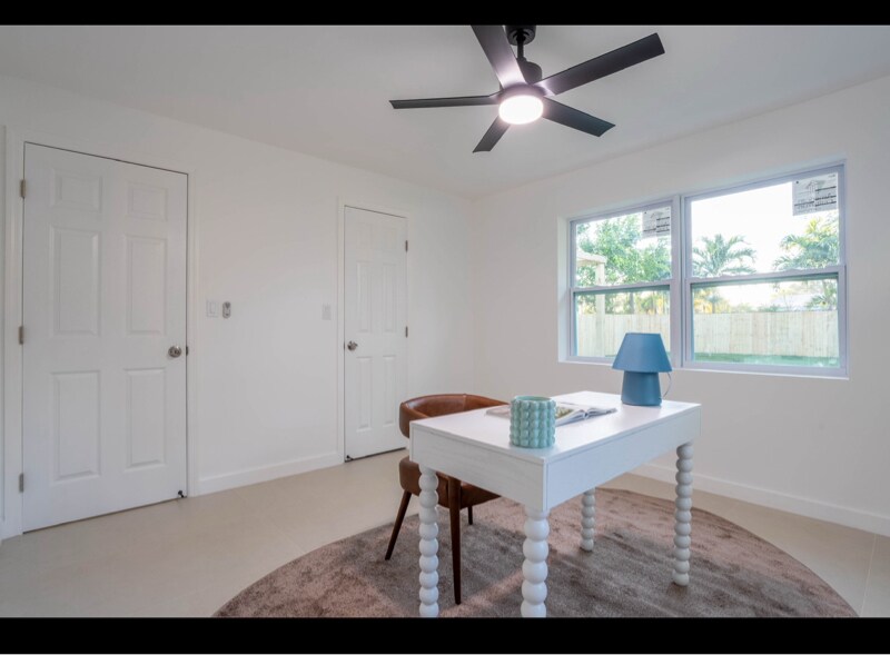 Building Photo - 770 NE 34th Ct