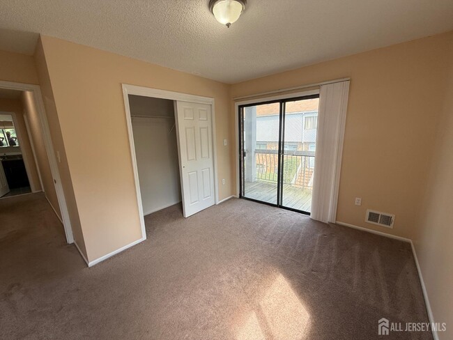 Building Photo - 1502 Edison Glen Terrace
