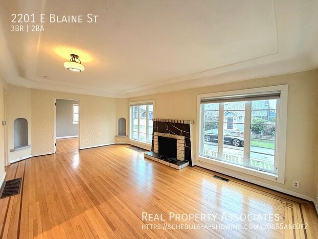 Building Photo - 2201 E Blaine St