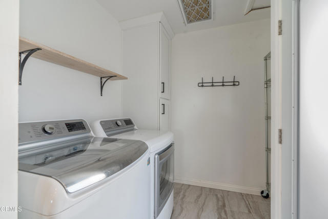 Building Photo - 5200 Dahlia Dr