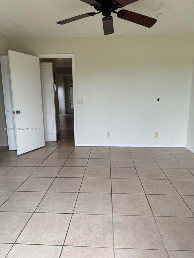 Building Photo - 13550 SW 6th Ct