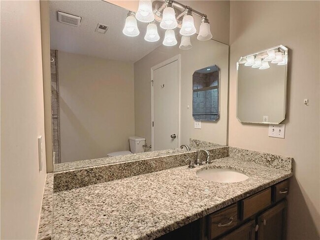 Building Photo - 7024 Somerset Cir