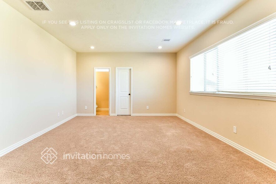 Building Photo - 30727 Academy Trace Dr