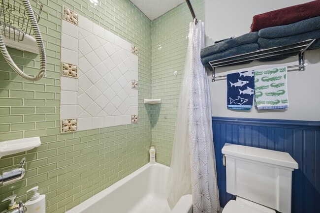 Building Photo - 1402 Trouville Ave