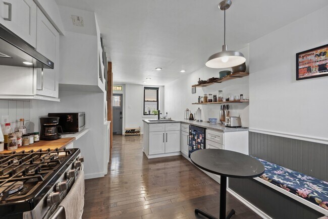 Building Photo - 2209 Duker Ct