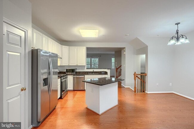 Building Photo - 8820 Papillon Dr