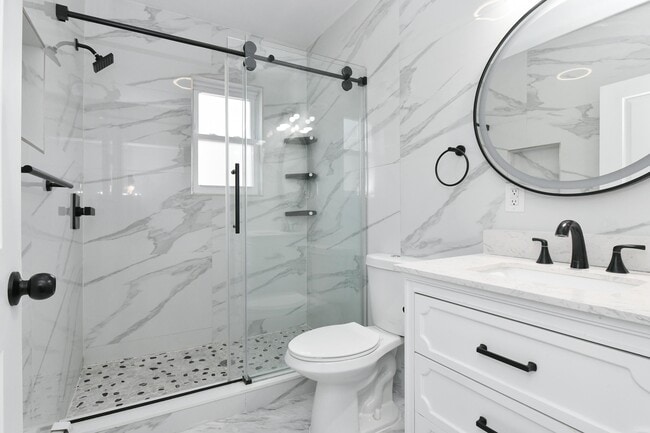 Building Photo - 540 61st St