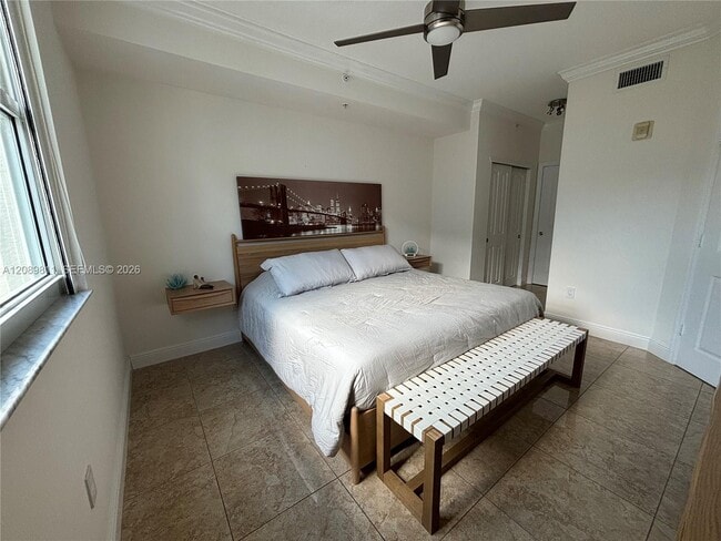Building Photo - 9172 Collins Ave
