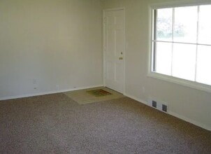 Building Photo - Move In Ready 3 Bed 1 Bath Rental
