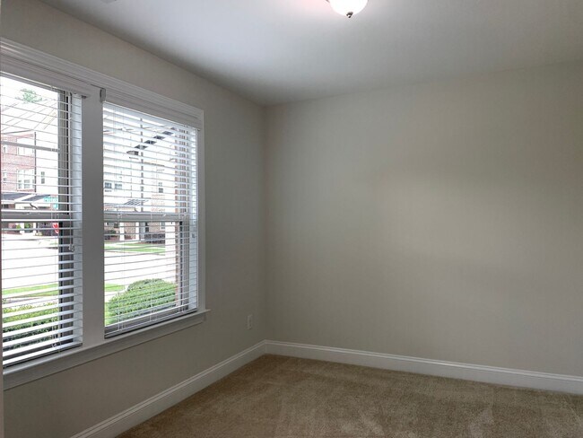 Building Photo - PRIME LOCATION, 3 Bedrooms Suites Apex TH ...