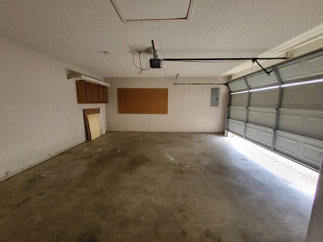Building Photo - 1111 Tunbridge Dr