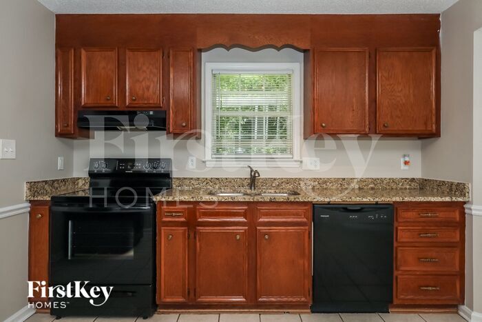 Building Photo - 2700 Teak Ct