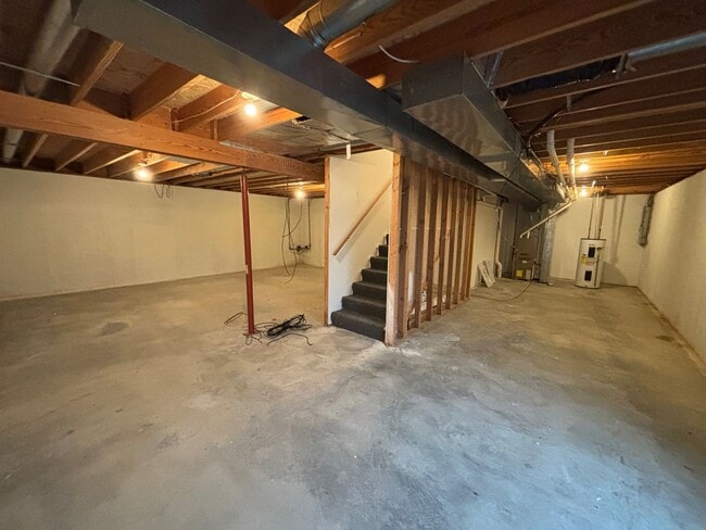 Building Photo - 6583-6585 Niagara Cir.